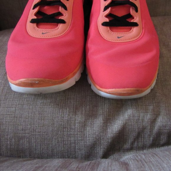 Nike Free TR Luxe Tech Size 10 - Picture 3 of 16